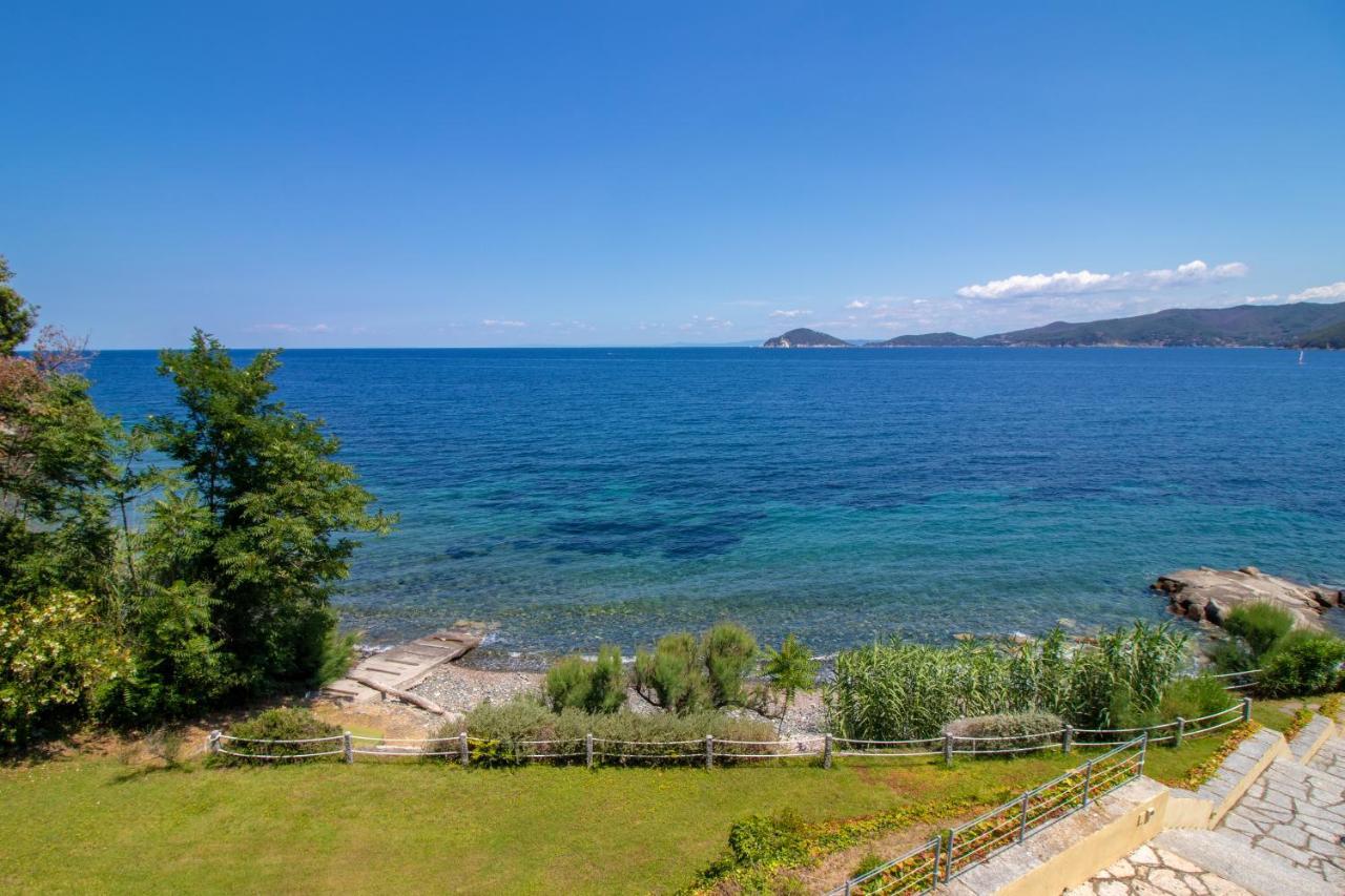 Villa Le Sprizze A Bordo Del Mare - Goelba Marciana Marina  Exterior photo