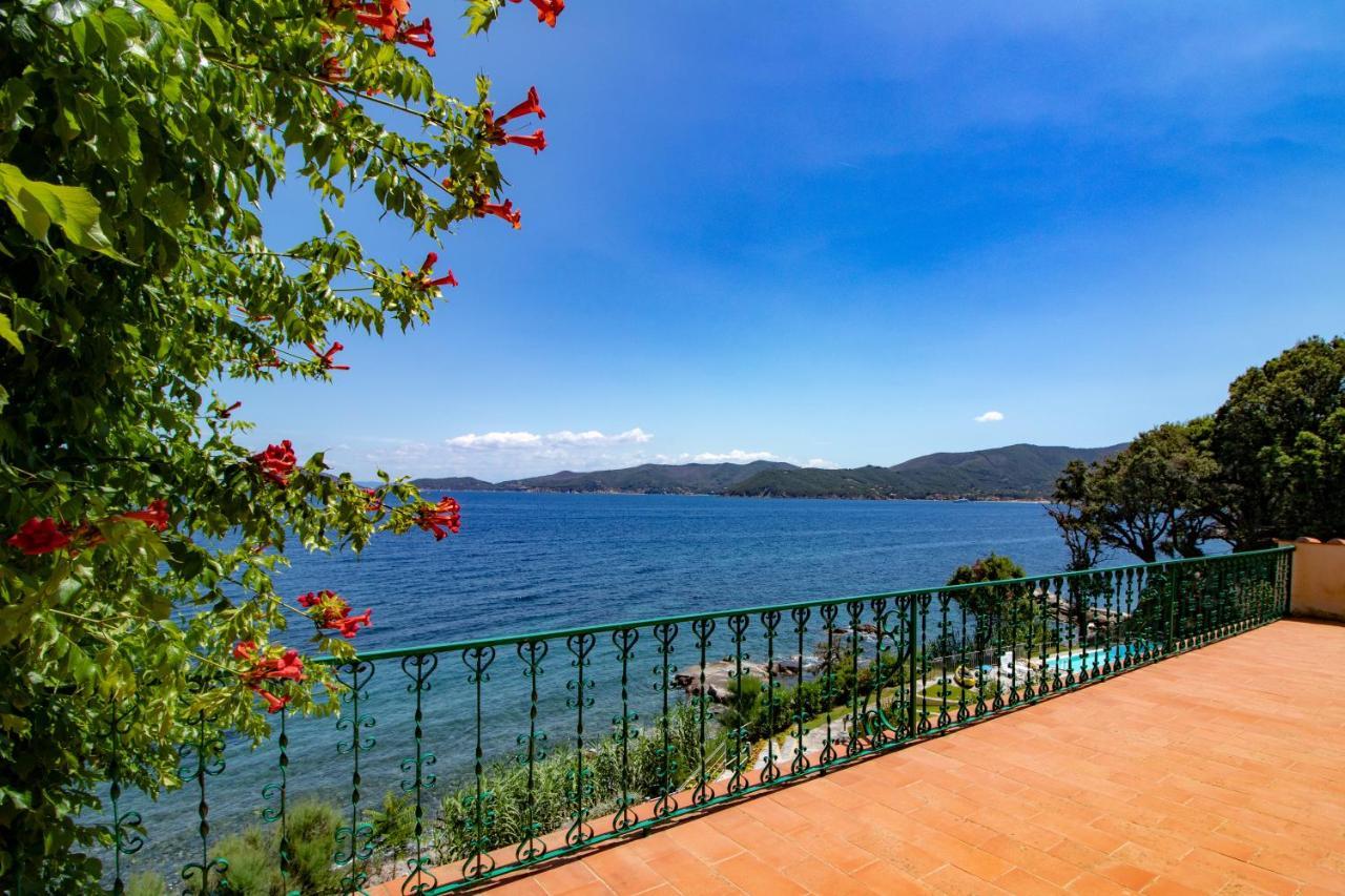 Villa Le Sprizze A Bordo Del Mare - Goelba Marciana Marina  Exterior photo
