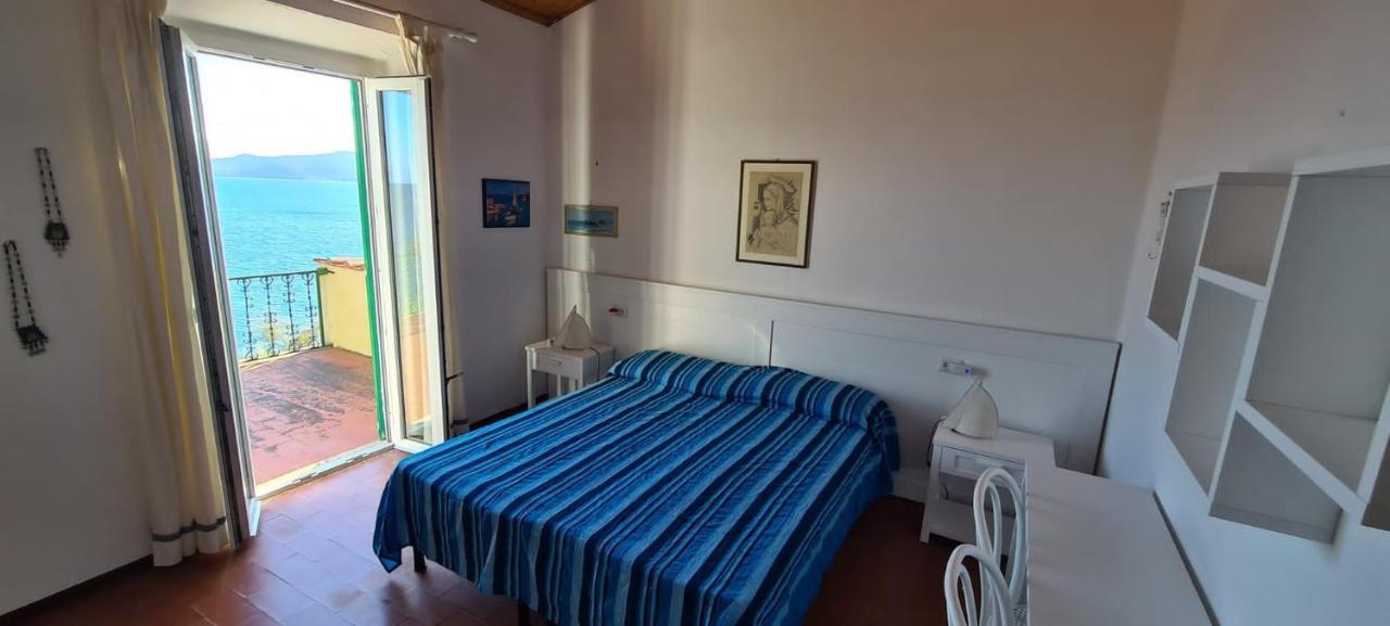 Villa Le Sprizze A Bordo Del Mare - Goelba Marciana Marina  Exterior photo