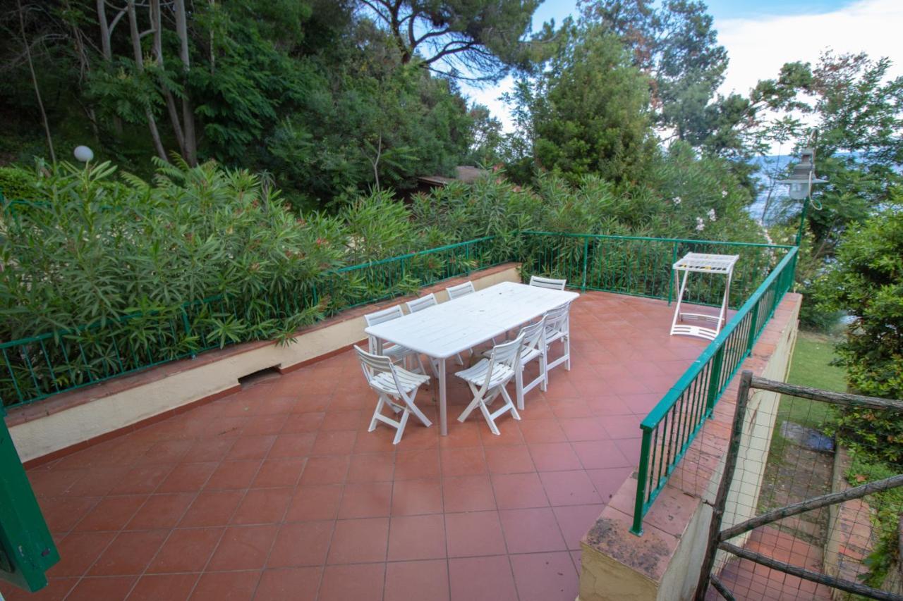 Villa Le Sprizze A Bordo Del Mare - Goelba Marciana Marina  Exterior photo