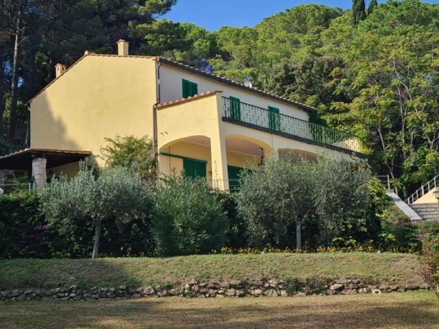 Villa Le Sprizze A Bordo Del Mare - Goelba Marciana Marina  Exterior photo