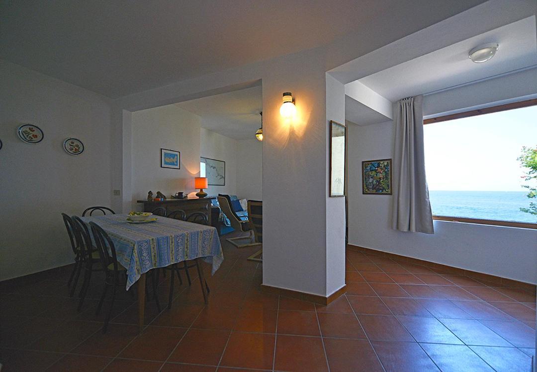 Villa Le Sprizze A Bordo Del Mare - Goelba Marciana Marina  Exterior photo